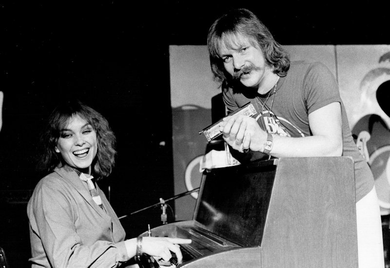 Jane Vasey &
                              Donnie Walsh